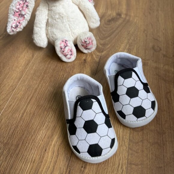 ⚽️Soccer Pattern Kids Slip-On Shoes - Black and White - Picture 2 of 5